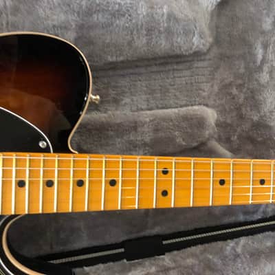 Fender American Ultra Luxe Telecaster 2021 2-Color Sunburst image 2