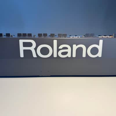 Roland Juno-106 61-Key Programmable Polyphonic Synthesizer Mint Condition Original box image 6