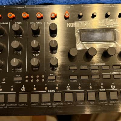 Korg Drumlogue Hybrid Drum Machine 2022 - Present - Black image 2