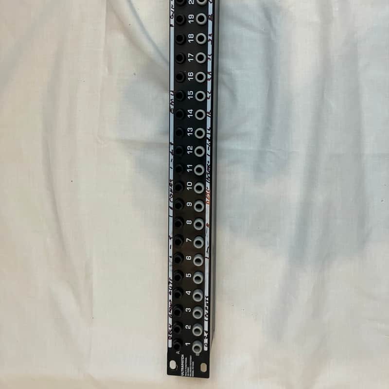 2000 s Behringer Behringer – ultra patch model PX1000 Silver