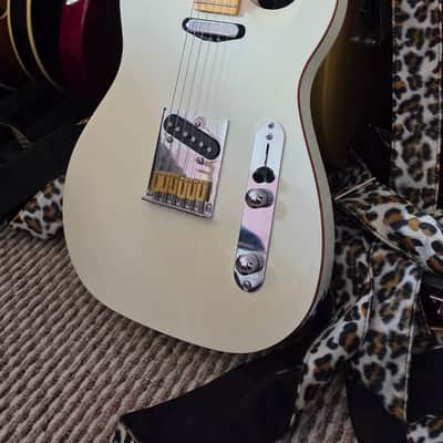 Chapman ML3 Traditional 2024 - Present - Gloss White image 1