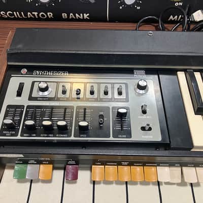 Roland SH-2000 mk 1, recapped and serviced! imagen 4