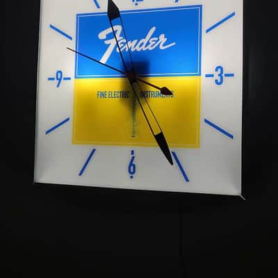 1963 Style Fender Musical Instruments Dealer Style Light-Up Clock Killer Cool Man Cave/Garage Item image 2