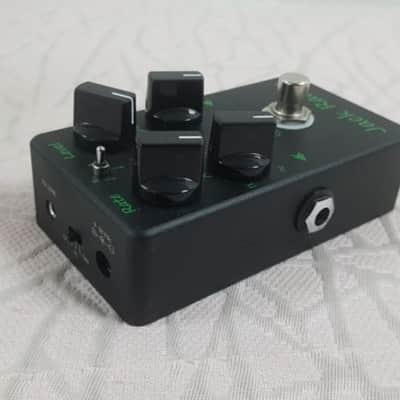 Suhr Jack Rabbit Analog Tremolo Pedal - Black Edition imagen 3