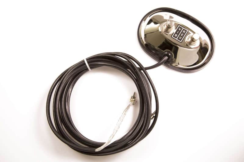Fender 099-4051-000 2-Button Vibrato/Reverb Footswitch with RCA Connectors image 1