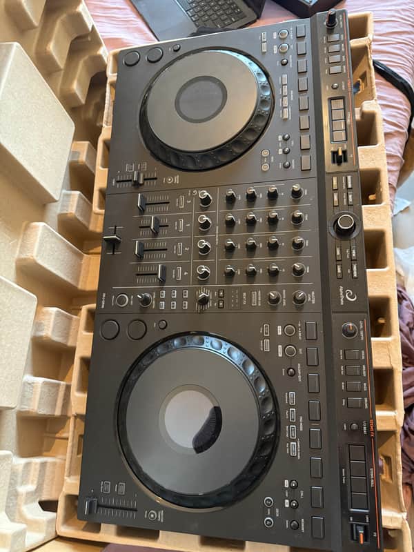 Pioneer DDJ - GRV6 - Black image 1