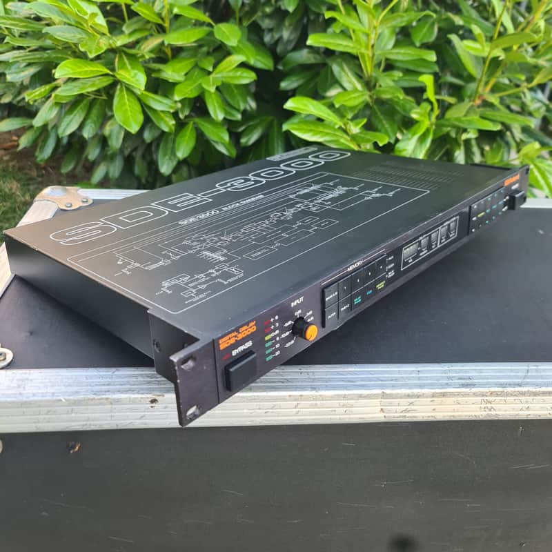 Vintage Roland SDE-3000 Digital Delay MIJ image 1