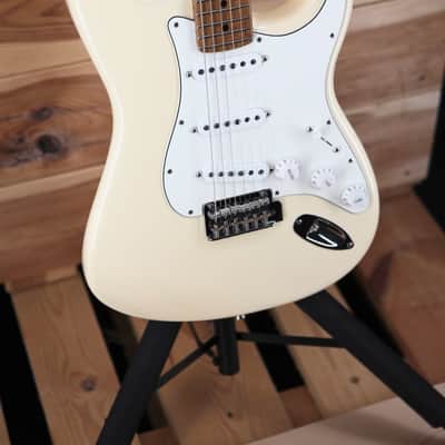 Fender Player II Limited Edition Stratocaster with Roasted Maple Neck 2025 - Present - Olympic White image 5