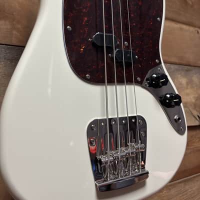 Squier Classic Vibe 60's Mustang Bass Olympic White image 1