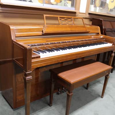 Yamaha Spinet Upright Piano with Bench image 2