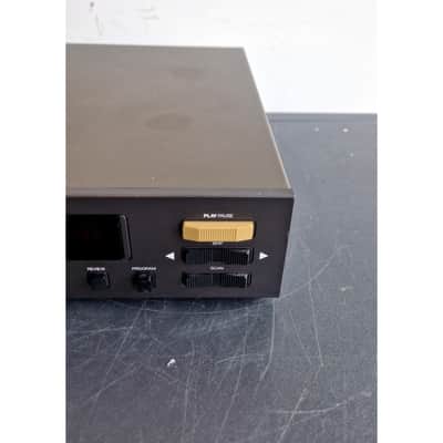 NAD 5440 - CD Players - Black - Excellent w/ Manuals image 3