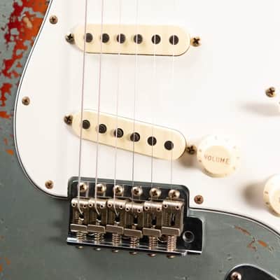 Fender Custom Shop 1965 Stratocaster Super Heavy Relic Electric Guitar - Super Faded Aged Firemist Silver over 3-Color Sunburst with Hardshell Case image 11