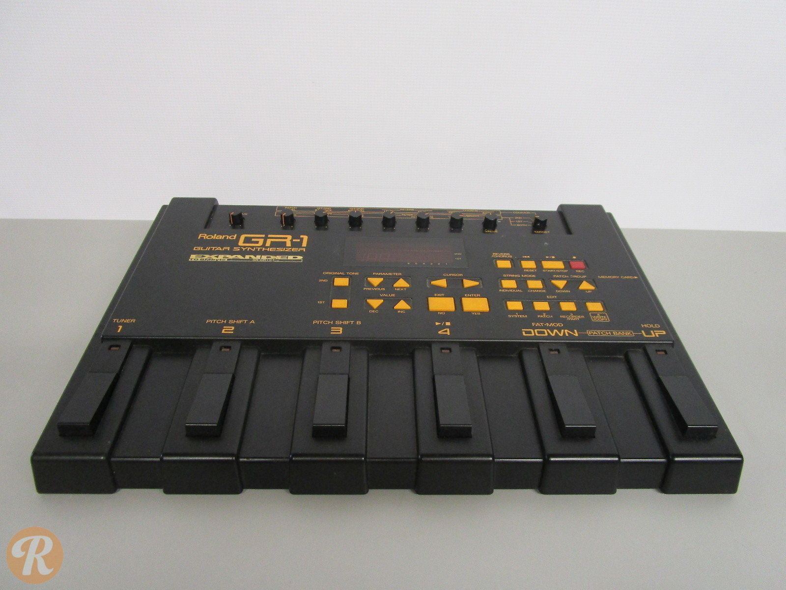 Roland GR-1 Guitar Synthesizer | Reverb