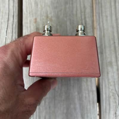 Walrus Audio Monument Harmonic Tap Tremolo V2 2018 - Present - Coral / Black electric guitar pedal image 8