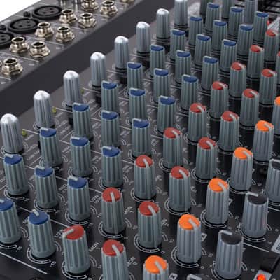 Behringer Europower PMP4000 1600-Watt 16-Channel Powered Mixer image 9
