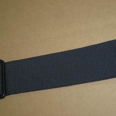 very lightly used Lock-It LIS-001-P2-BLK POLY PRO SERIES Black 2" guitar strap (2" wide, black polypropylene material, patented and brilliant Lock-It strap locking system, leather ends) straps, extend to an extra long 62" in max length image 25
