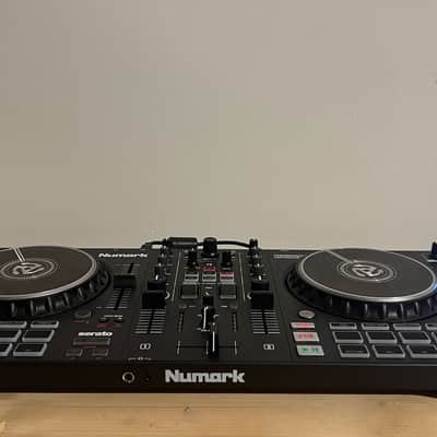 Numark MixTrack Pro FX DJ Controller 2020 image 3