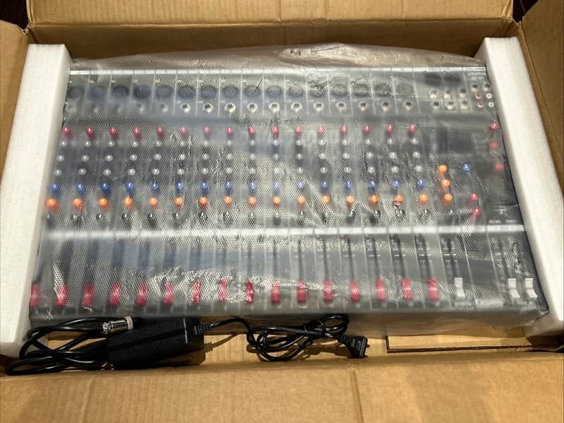 Weymic 16-Channel Audio Mixing Console w/ USB, Bluetooth & DSP Effects image 1