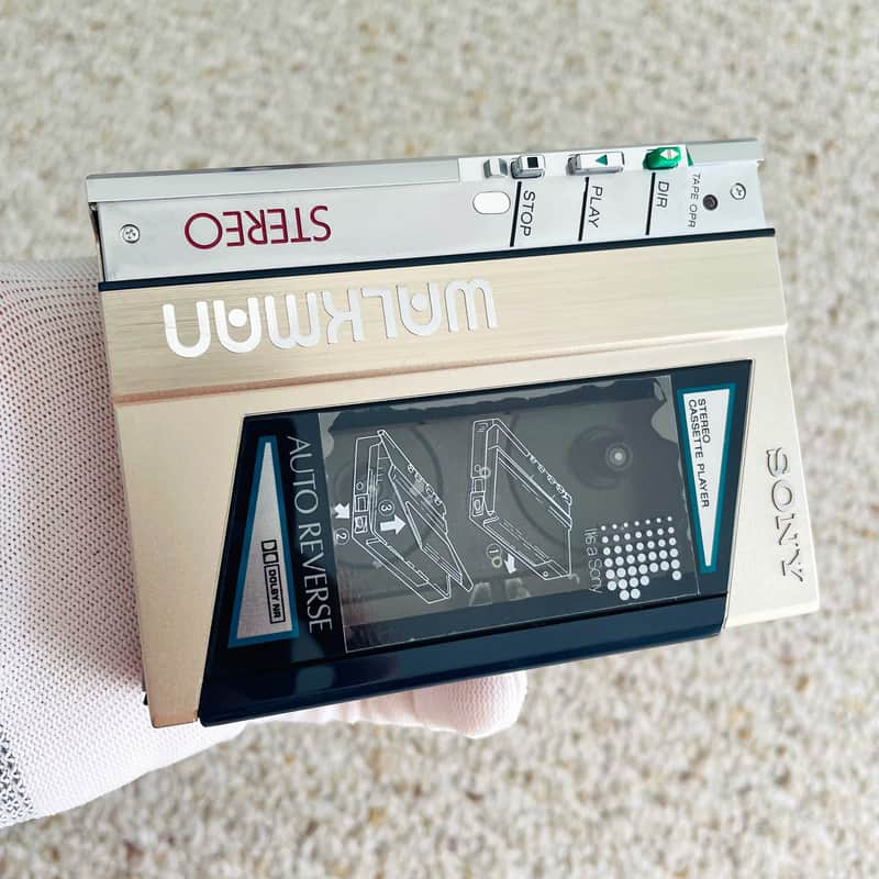 [ULTRA RARE] Sony WM-10RV(WM-40) Walkman Cassette Player, Top Silver ! Working ! image 1