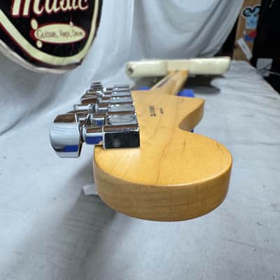 Fender 2016 Limited Edition American Special Jazzmaster Guitar with Bigsby Vibrato + Case 2016 - Olympic White / Rosewood fingerboard image 24