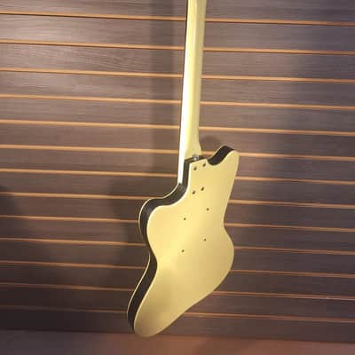 Danelectro DANO 67 Early 2020s - Yellow Gloss - Twin Lipstick Pickups - Vintage-Inspired Offset - Alder body and Maple Neck - Professional Set Up image 9
