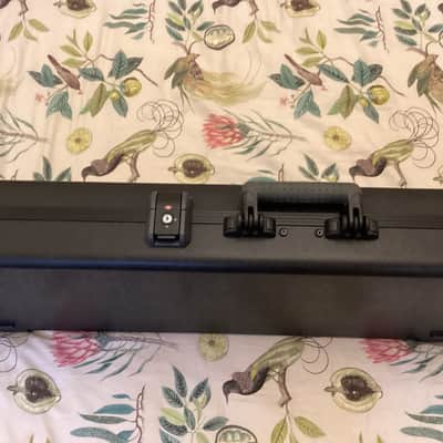 Fender Deluxe Molded Acoustasonic Stratocaster / Telecaster Hardshell Case 2010s - Black image 3