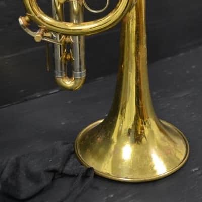 Corneta Bach Stradivarius 181-37 Corporation lacada en buen estado. image 17