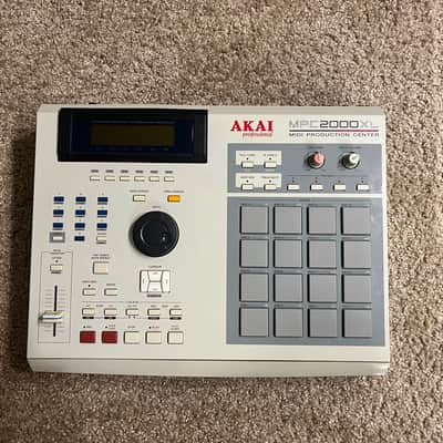 Akai MPC2000XL MIDI Production Center 2000 - 2005 - Grey