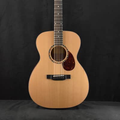 Eastman E2OM Solid Cedar/Sapele Orchestra Model Natural Truetone Satin image 2