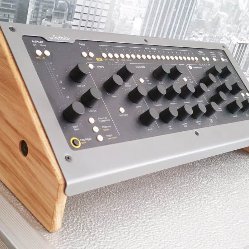 Softube Console 1 mk 2 Solid Oak Stand Oak