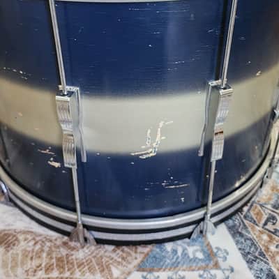 Ludwig Clubdate Spotlight 60's bass drum - Blue silver duco laquer-22x14 with Speedmaster pedal image 10