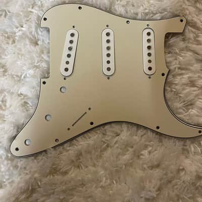 Squier Strat Pickguard with pick-ups not sure - white image 2