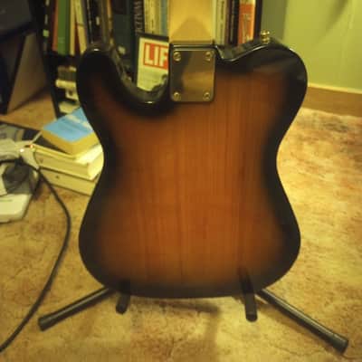 Squier Affinity Telecaster 2011 - Sunburst image 3