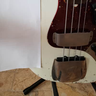 Fender Classic 60s Jazz. Heavy Relic 2018 Vintage White Relic Nitros Cellulose Lacquer. Beautiful Checking. image 3