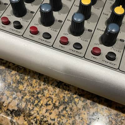 Soundcraft COMPACT 10 10-Channel Desktop Recording Analog Studio Mixer image 6