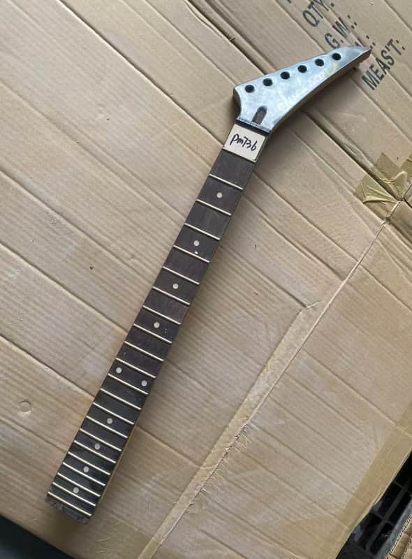 Jackson Guitar Maple Wood Neck, 22 Frets Rosewood Fingerboard image 1