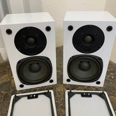 2 NHT Super Zero Bookshelf Speakers (Pair) Gloss White. Tested. Excellent Sound! 2 NHT Super Zero Bookshelf Speakers (Pair) Gloss White. Tested. Excellent Sound! image 1