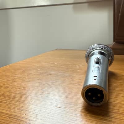 Shure 565SD Switchable Cardioid Dynamic Microphone image 3