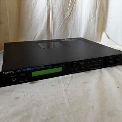 Roland JV-880 MULTI TIMBERAL SYNTHESIZER MODULE New internal battery