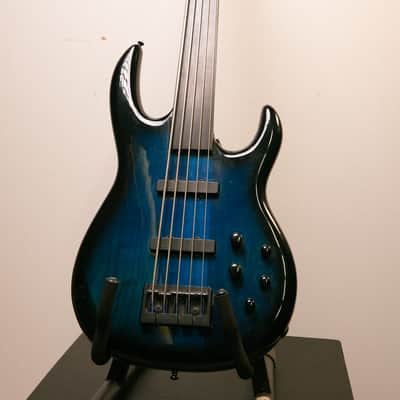 Carvin LB75 5 String Fretless Electric Bass image 8