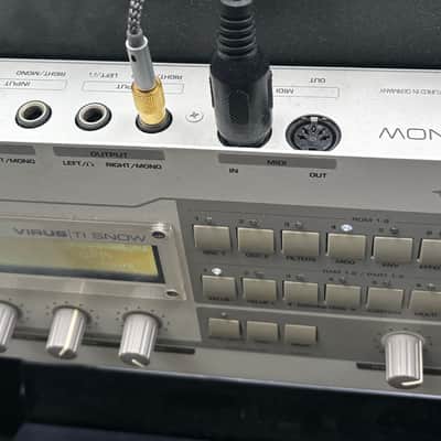 Access Virus TI Snow Desktop Digital Synthesizer 2008 - White image 2