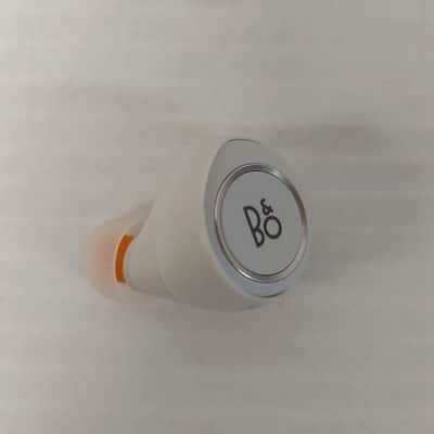 B & O E8 Motion Earbuds image 7