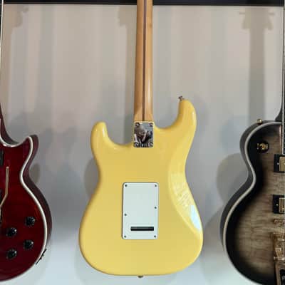 Fender Player Stratocaster with Maple Fretboard 2018 - 2024 - Buttercream image 9