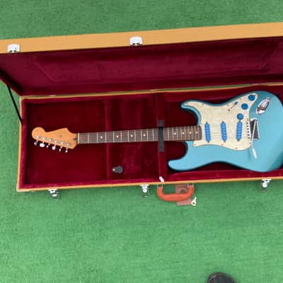 Fender Powerhouse Stratocaster with Rosewood Fretboard 1998 - 2001 - Lake Placid Blue image 1