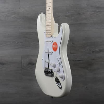 Squier Affinity Series Stratocaster with Maple Fretboard Olympic White B-Stock image 4