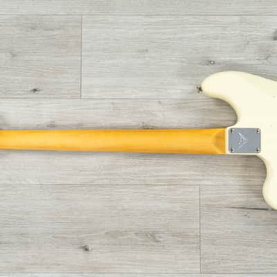 Fender Custom Shop Bass VI Journeyman Relic Guitar, Rosewood, Vintage White image 8