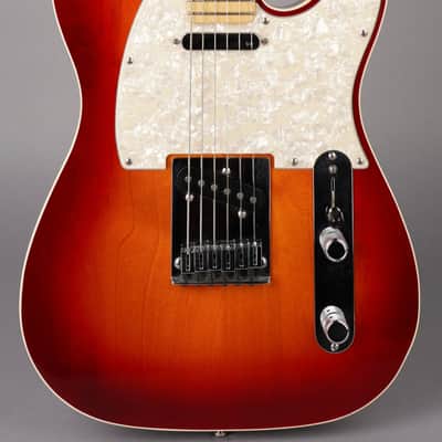 Fender American Deluxe Telecaster - 2005 - Cherry Sunburst image 2