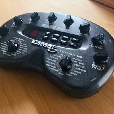 Line 6 Bass POD Multi-Effect and Amp Modeler — Excellent — Original Power Supply image 1