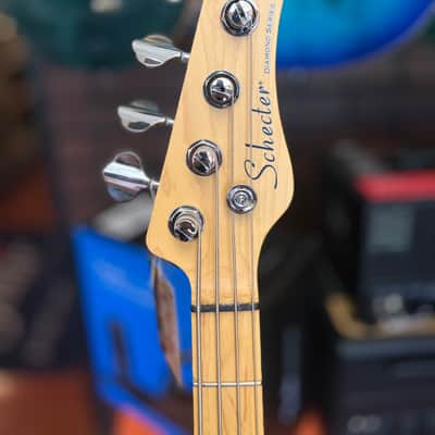 Schecter CV-4 Bass 2010s - 3-Tone Sunburst image 3