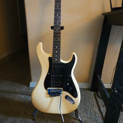 Kramer Focus 3000 1984 - Aged White image 1